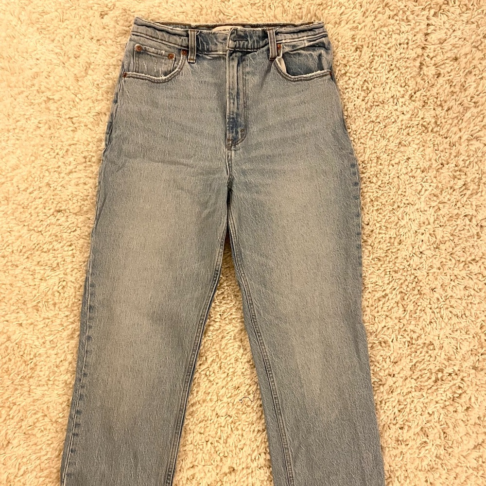 Abercrombie 90s Ultra High Rise Straight Jean